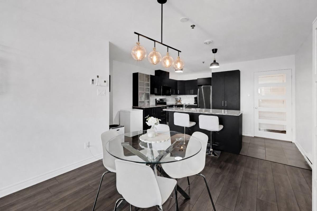 Salle à manger ouverte sur le salon