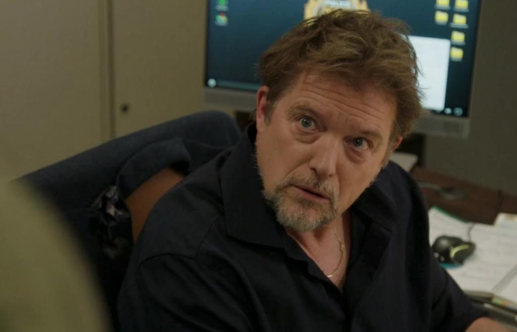 Vincent Graton dans son personnage de Christian Thibeault, lieutenant de l'escouade Antigang