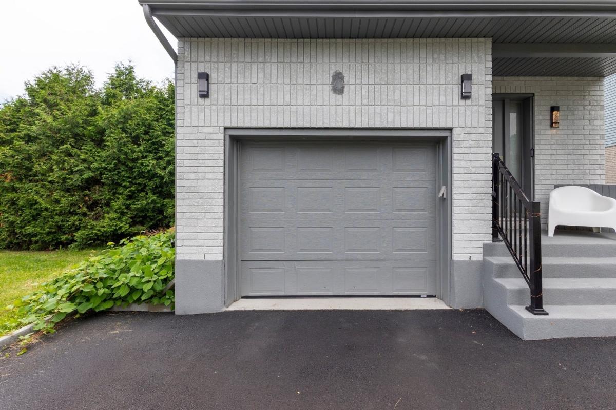 Le garage et l'entrée