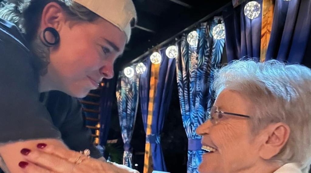 Roxane Bruneau et sa grand-maman