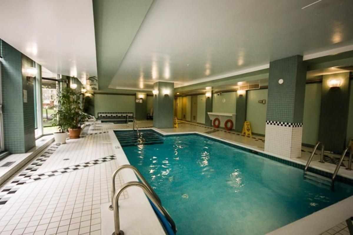 Piscine intérieure