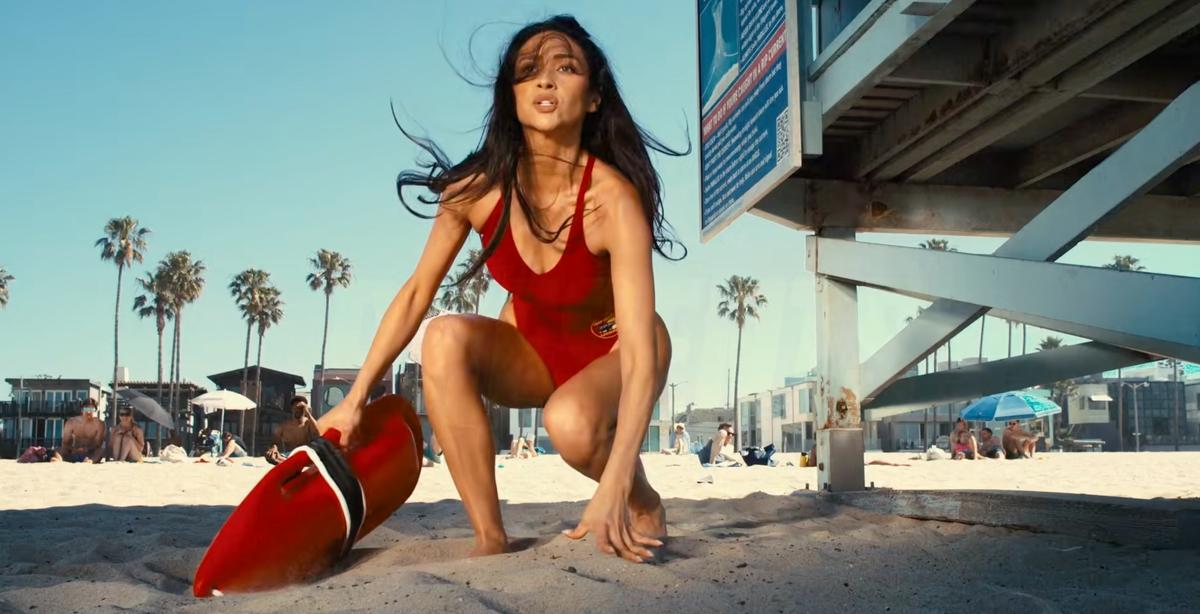 Shay Mitchell dans Alerte à Malibu