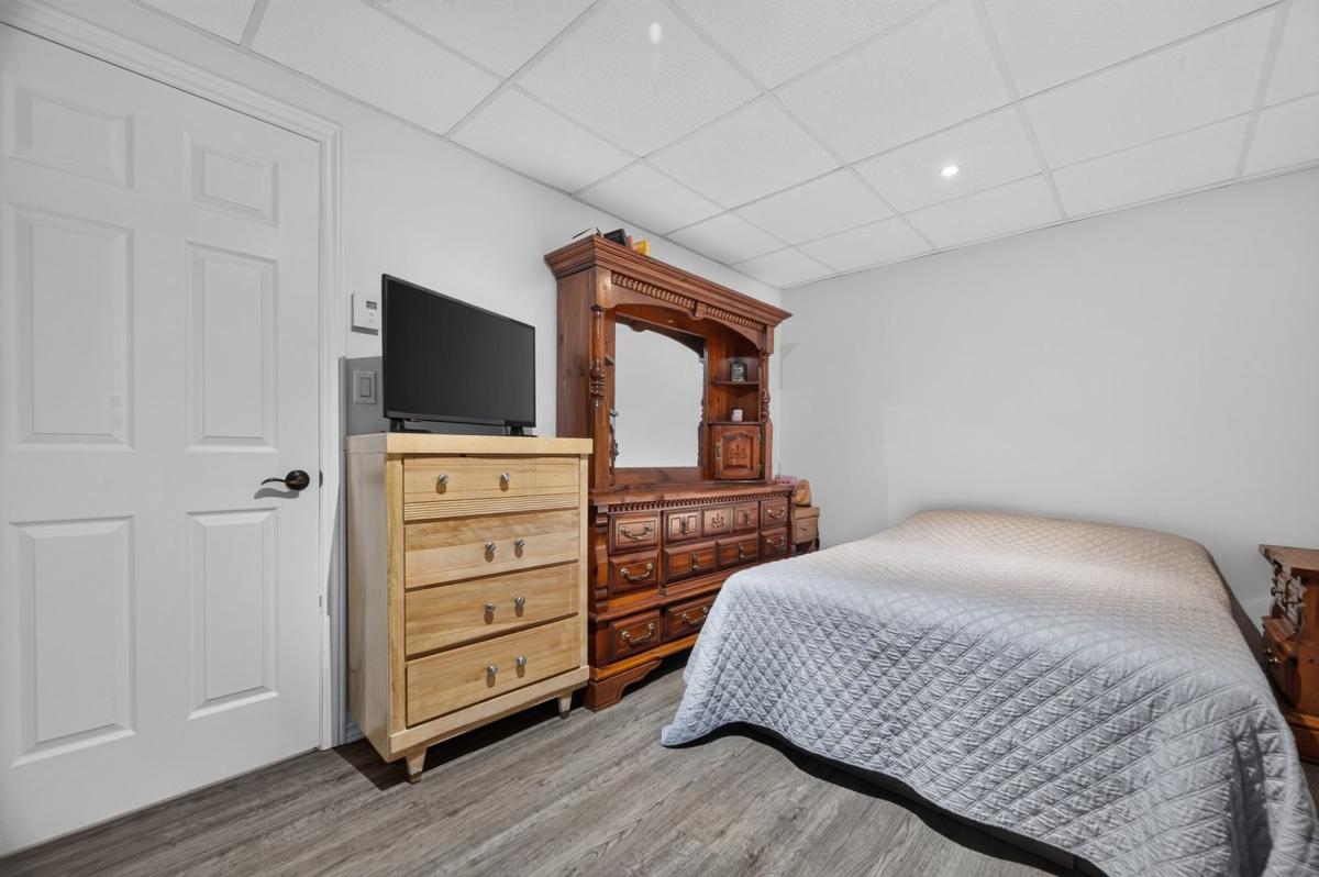 Seconde chambre au sous-sol