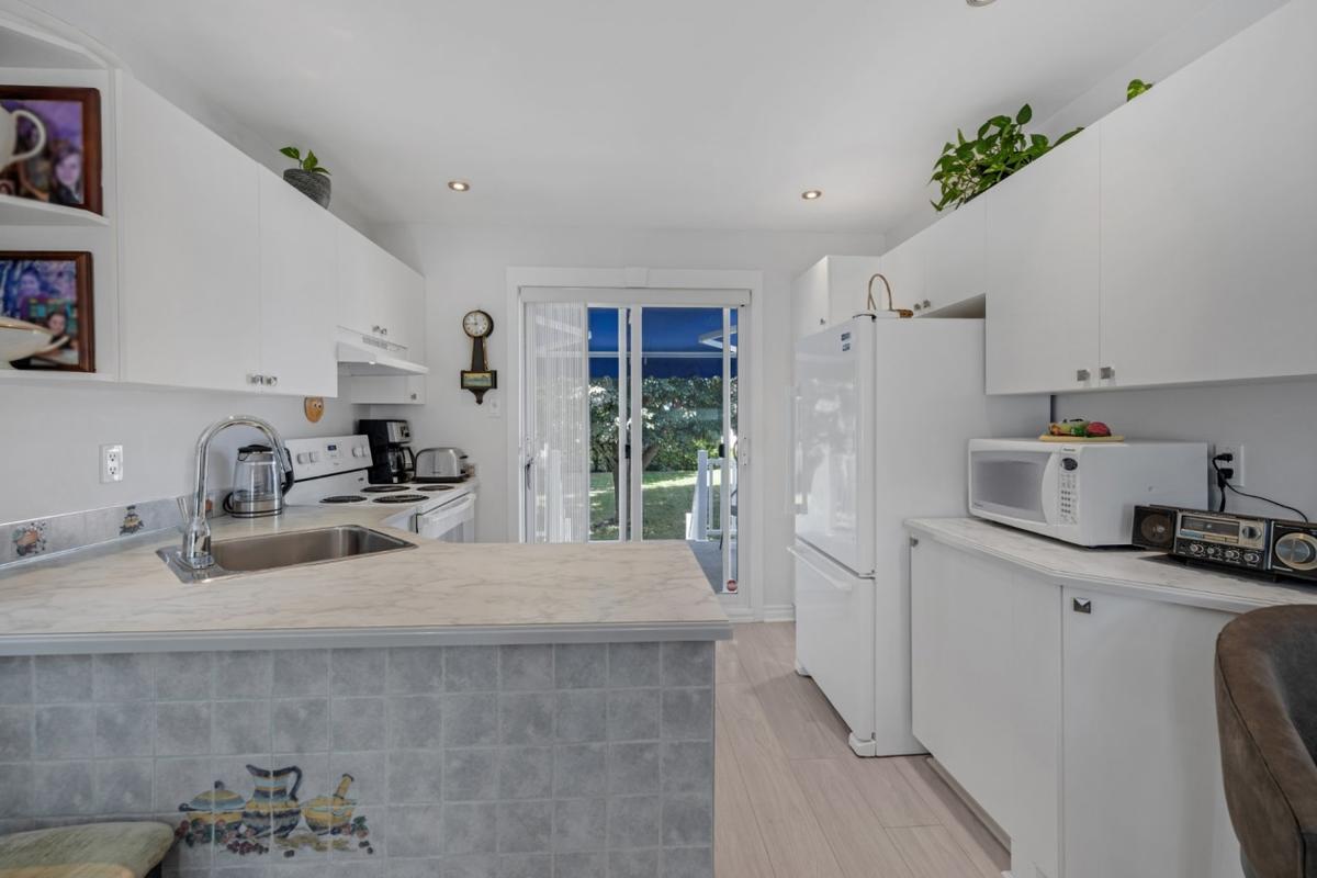 Espace cuisine et aire ouverte