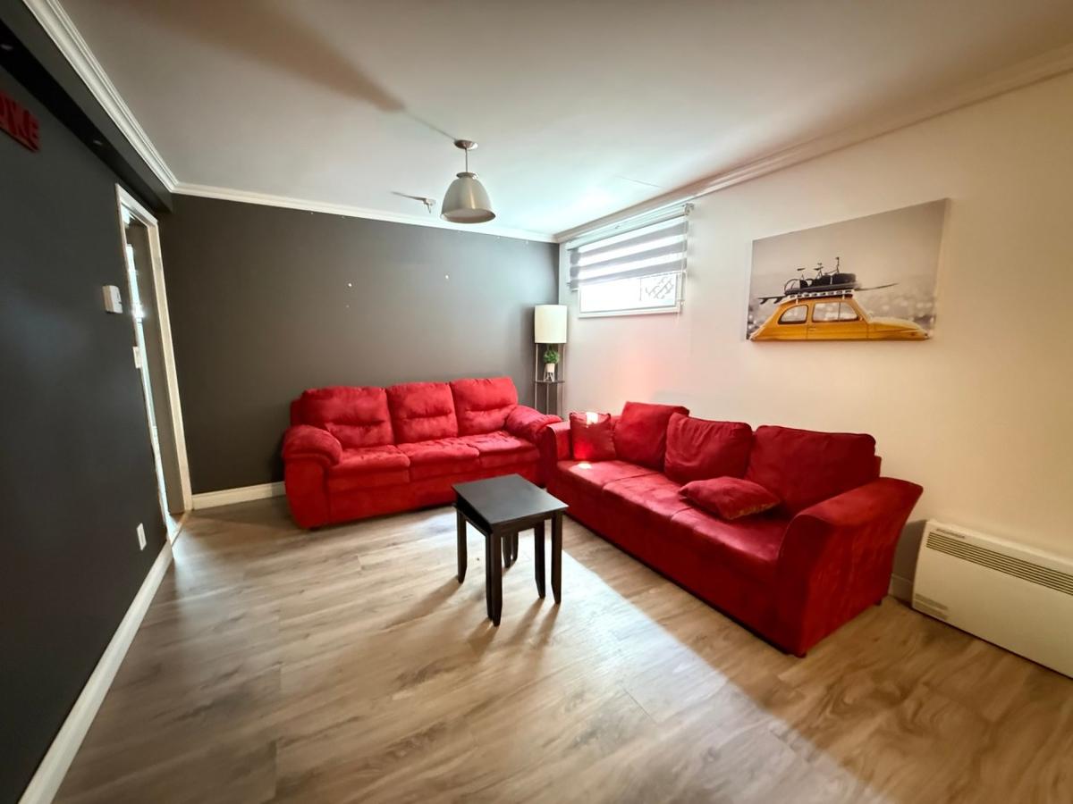 Salle familiale avec espace bar