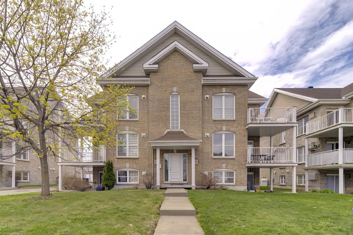 Façade du condo à Champfleury