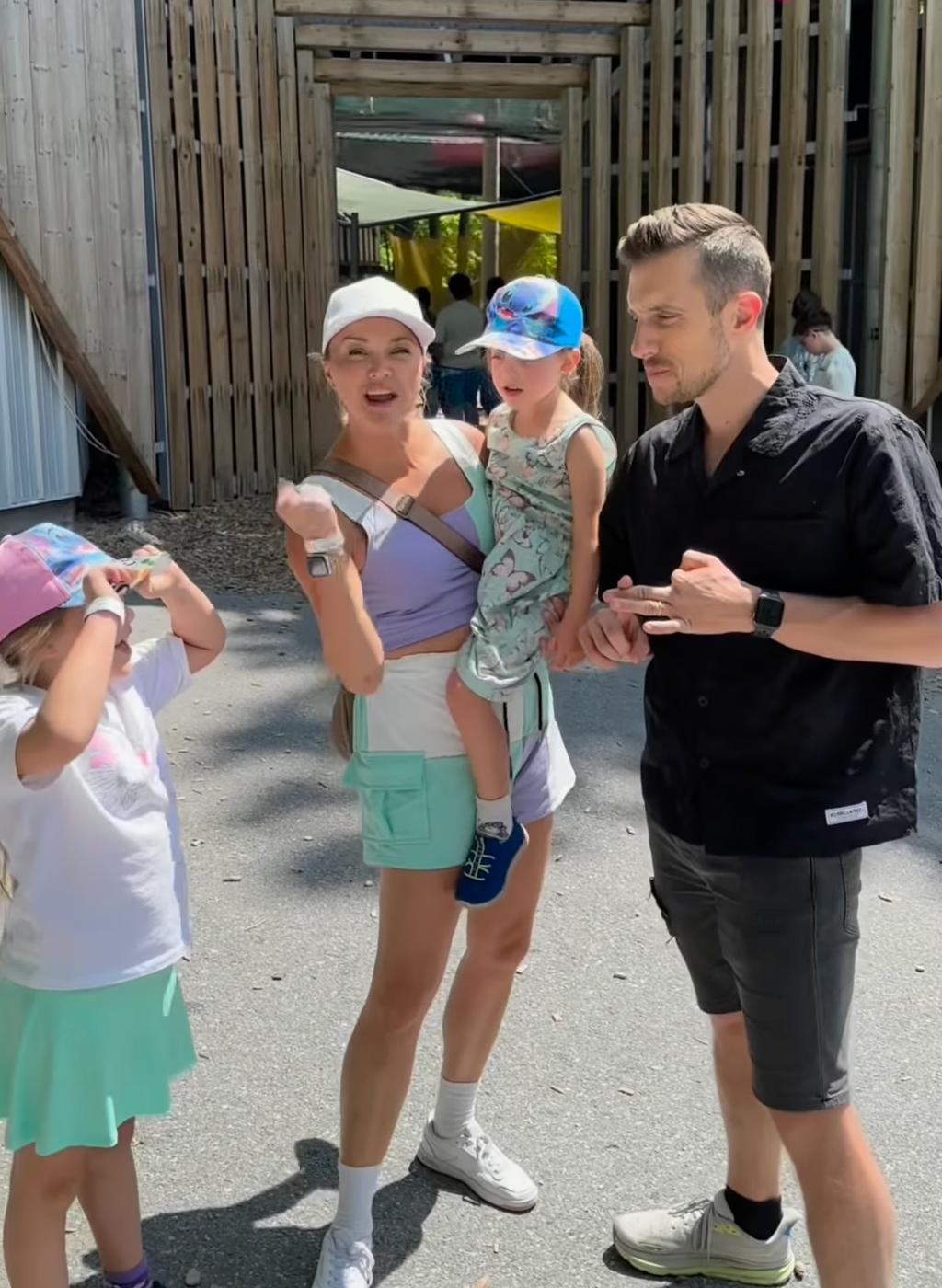 Julie Ringuette et Pascal Morissette avec leurs enfants