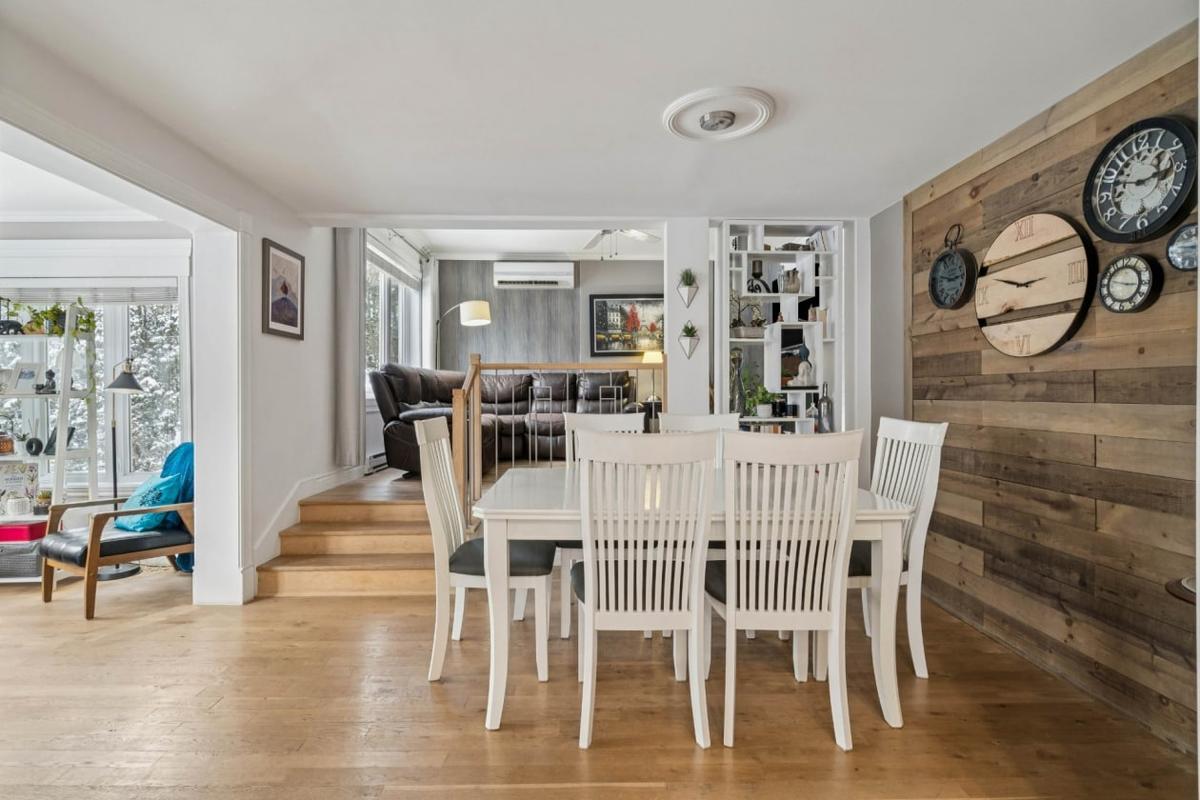 Lumineuse et généreuse : une maison de plain-pied rénovée sur un terrain de 17 500 pi² à Blainville