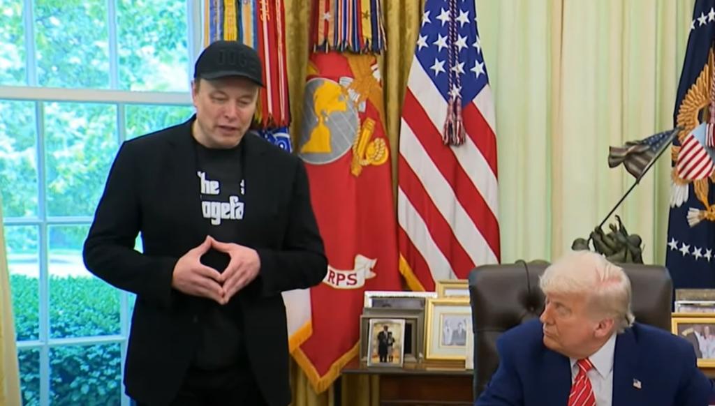 Elon Musk et Donald Trump dans le bureau ovale