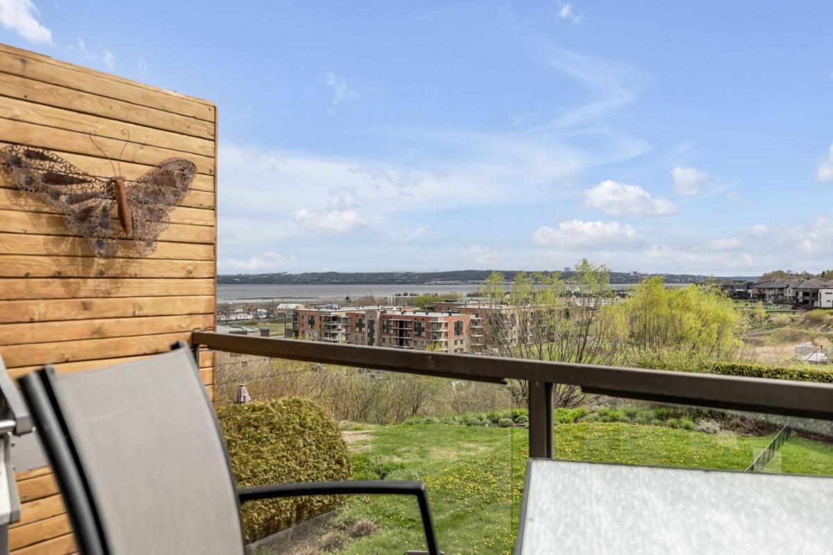 Vue sur le fleuve depuis les hauteurs