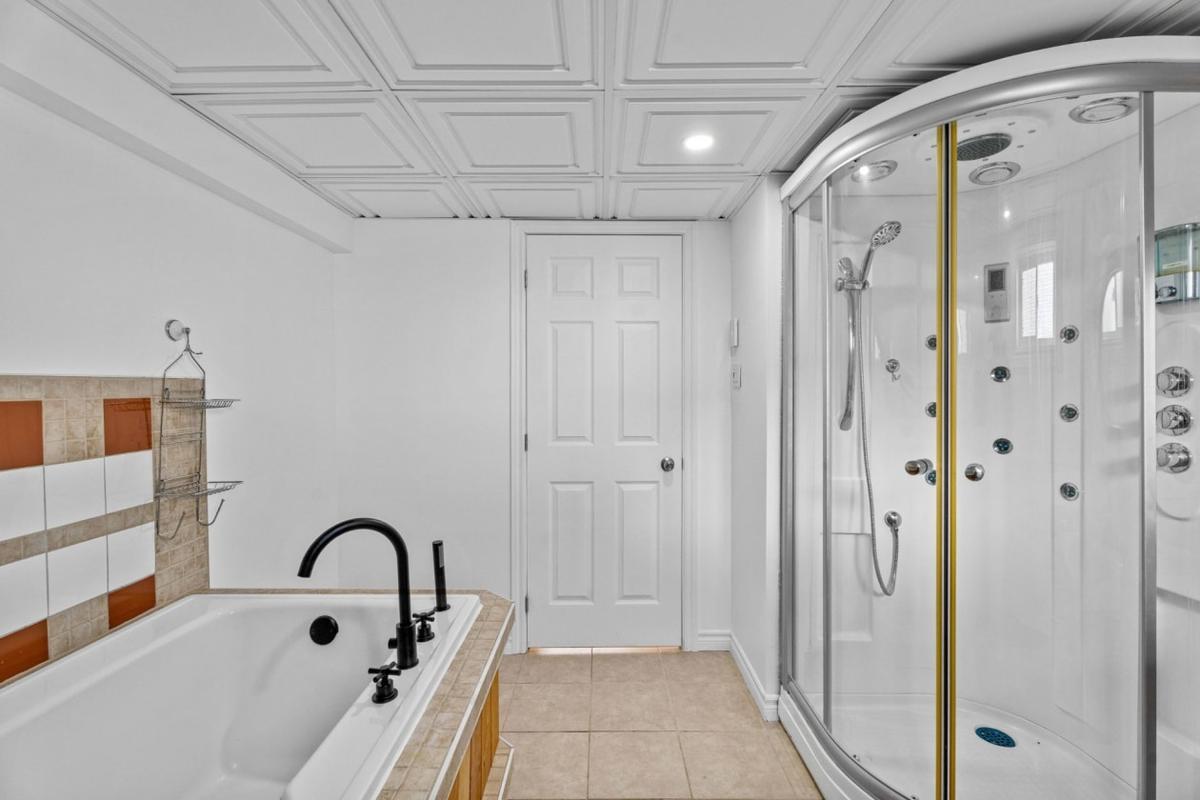 Détail de la salle de bain secondaire