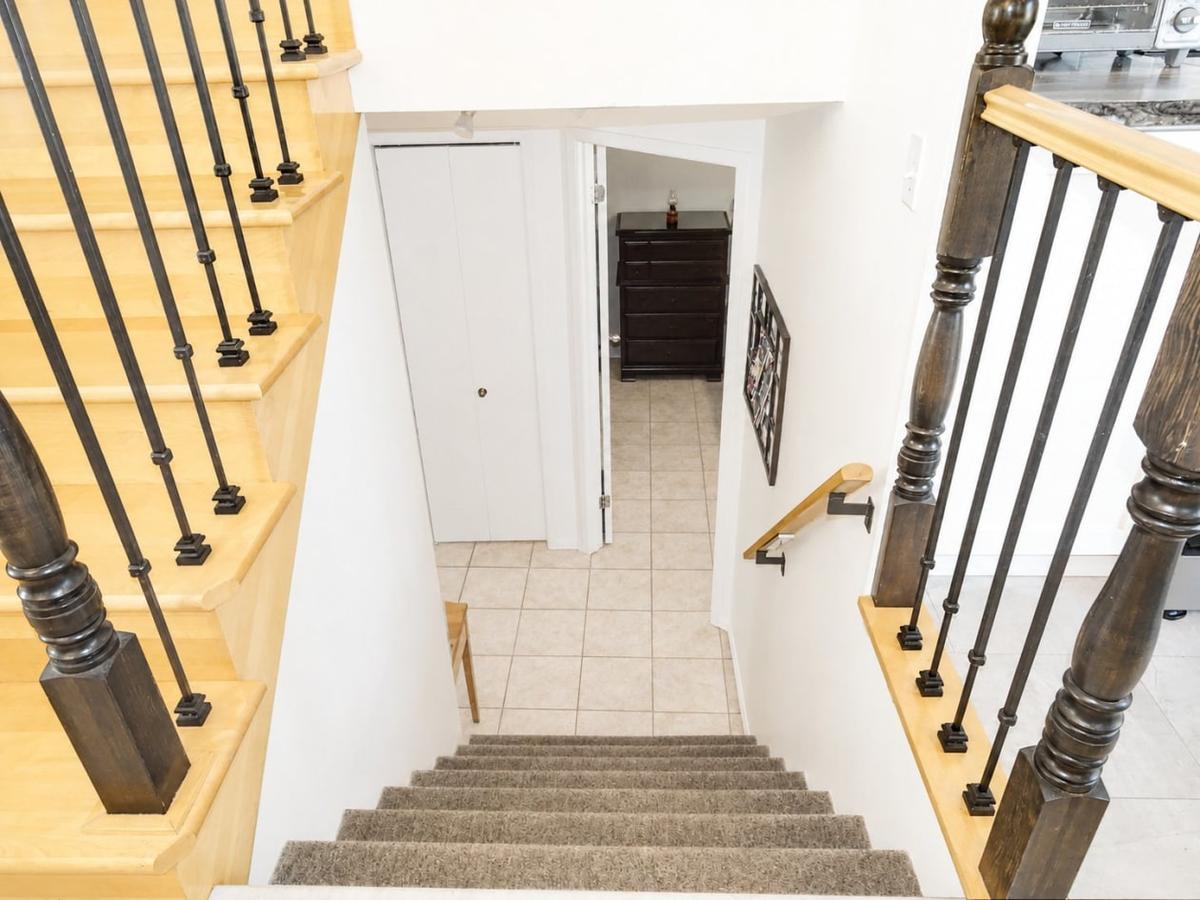 Escalier menant au niveau inférieur