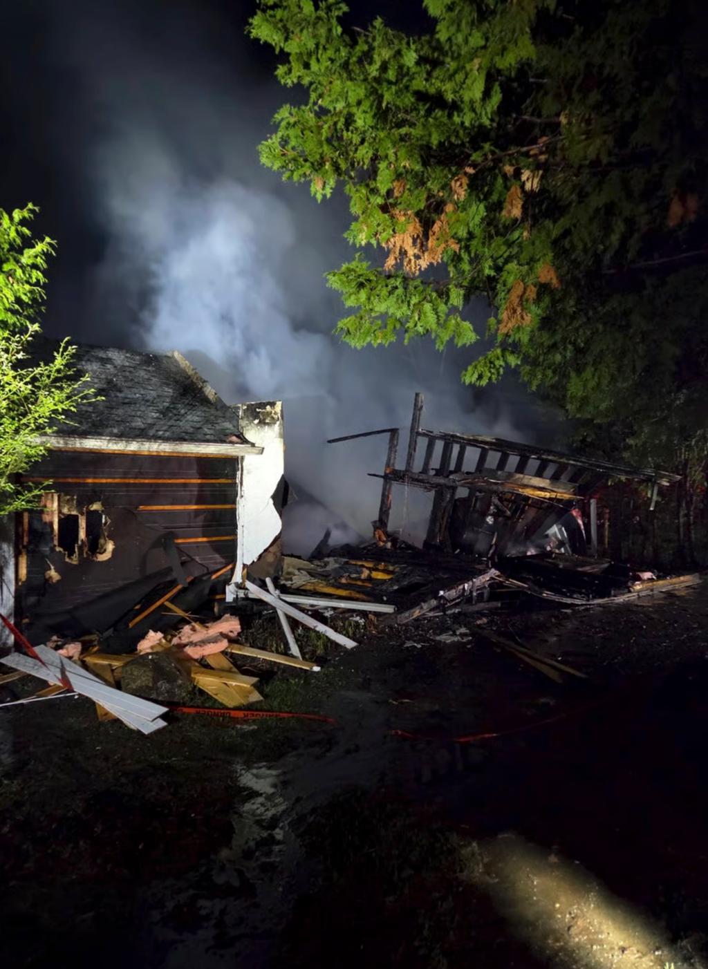 Incendie du chalet de Jean-François Taillon, Catherine Proulx-Lemay et Noémie Yelle