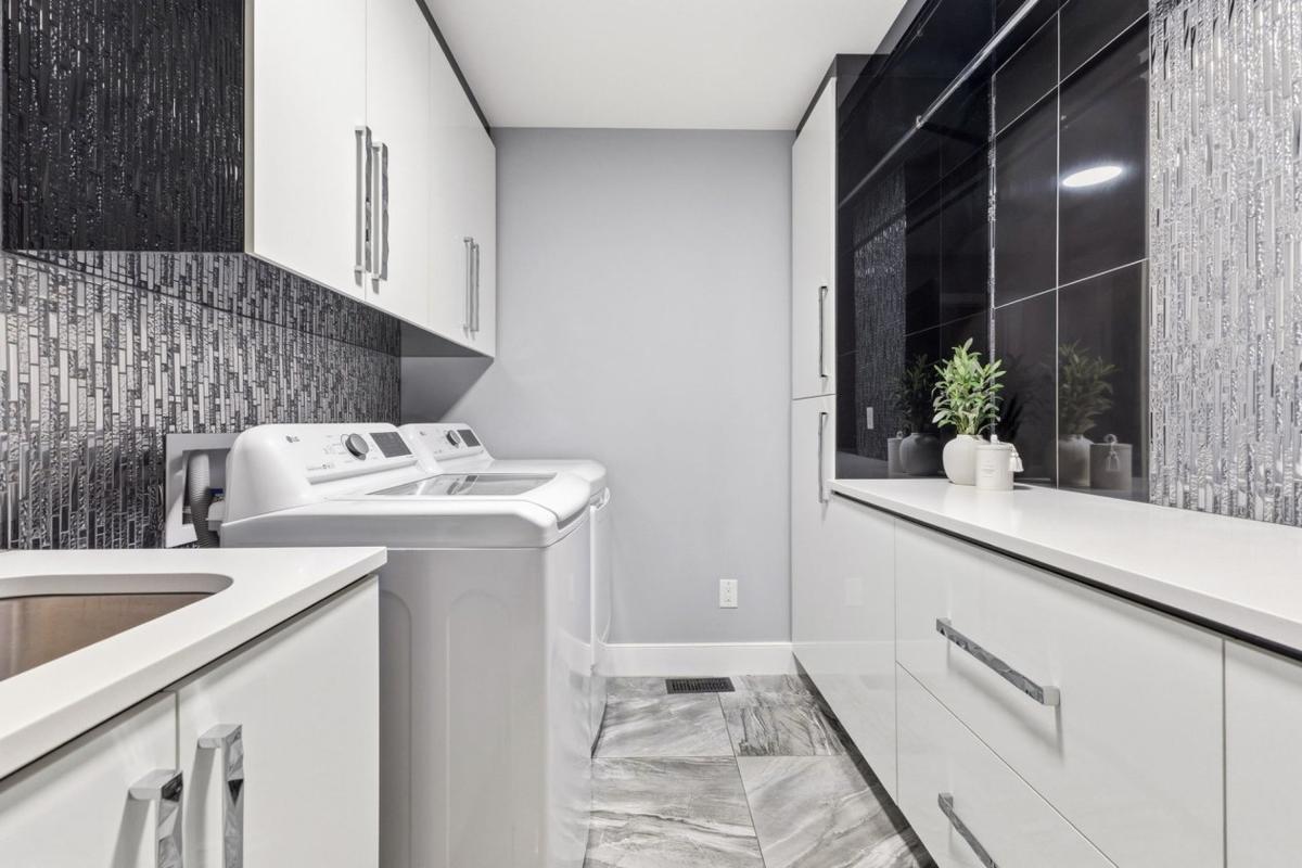 Salle de lavage bien aménagée