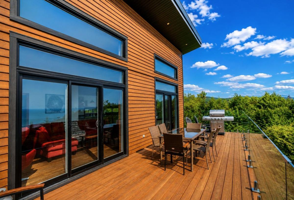 Espace terrasse aménagé pour la détente