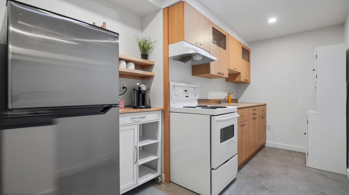 Cuisinette de l'appartement au sous-sol