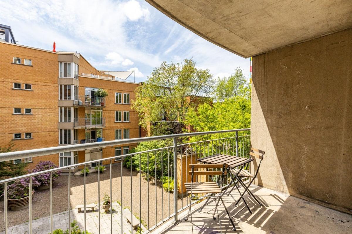 Balcon privé donnant sur la cour intérieure