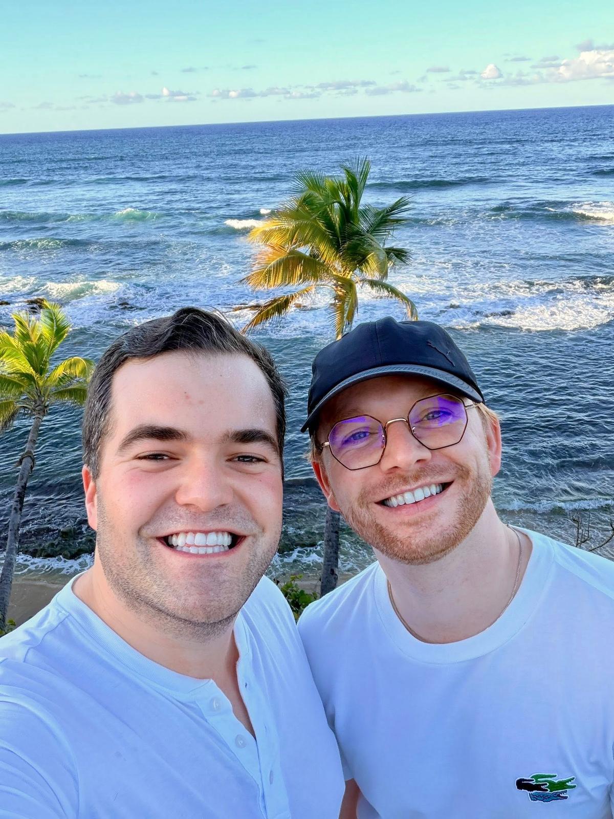 Simon Philibert et son amoureux Charles-Olivier