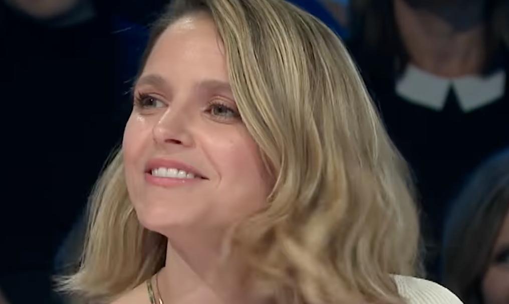 Sarah-Jeanne Labrosse à Tout le monde en parle
