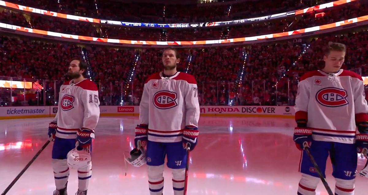Joueurs des Canadiens de Montréal avant la partie contre les Hurricanes de la Caroline