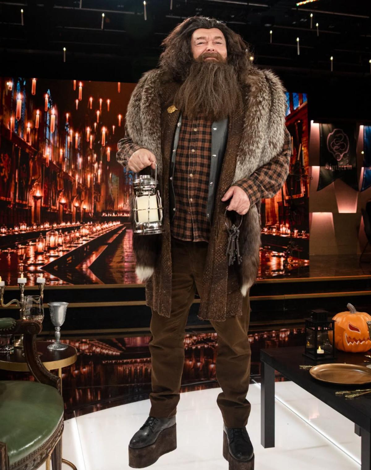 Jean-Michel Anctil dans son costume d'Hagrid à Ça finit bien la semaine