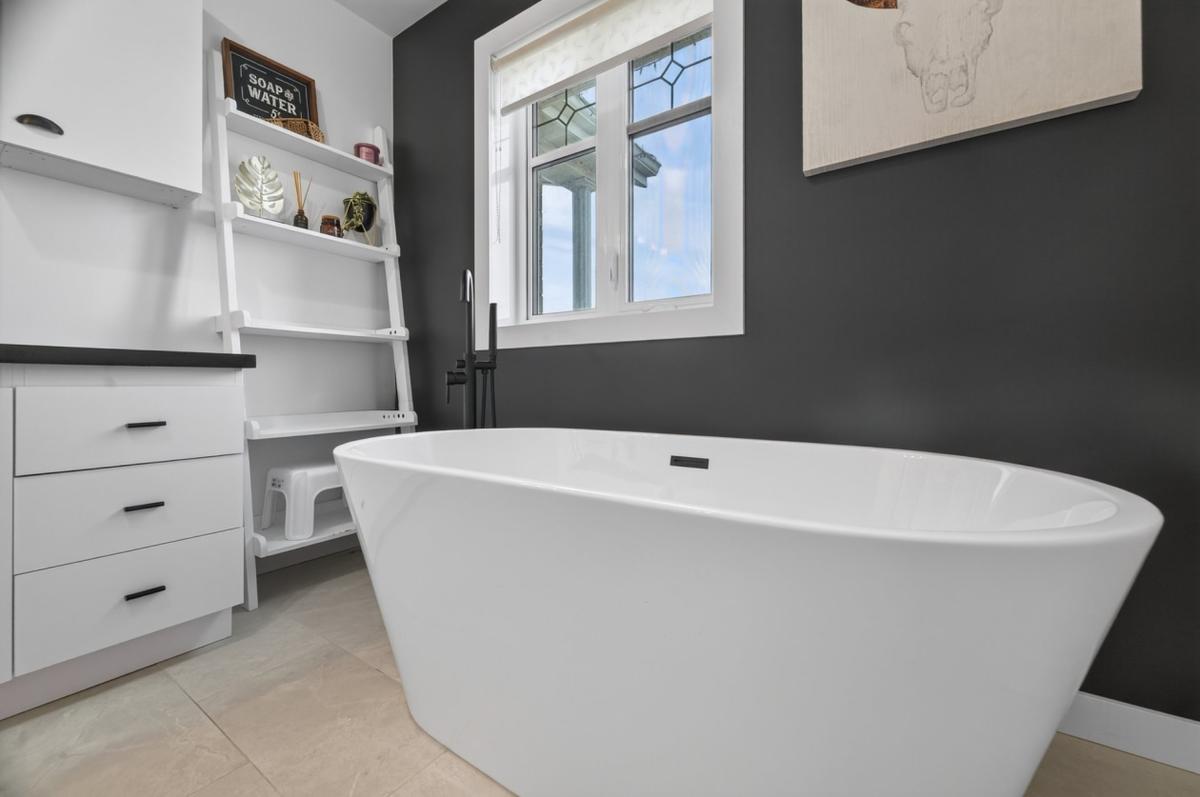 Douche ou baignoire de la salle de bain