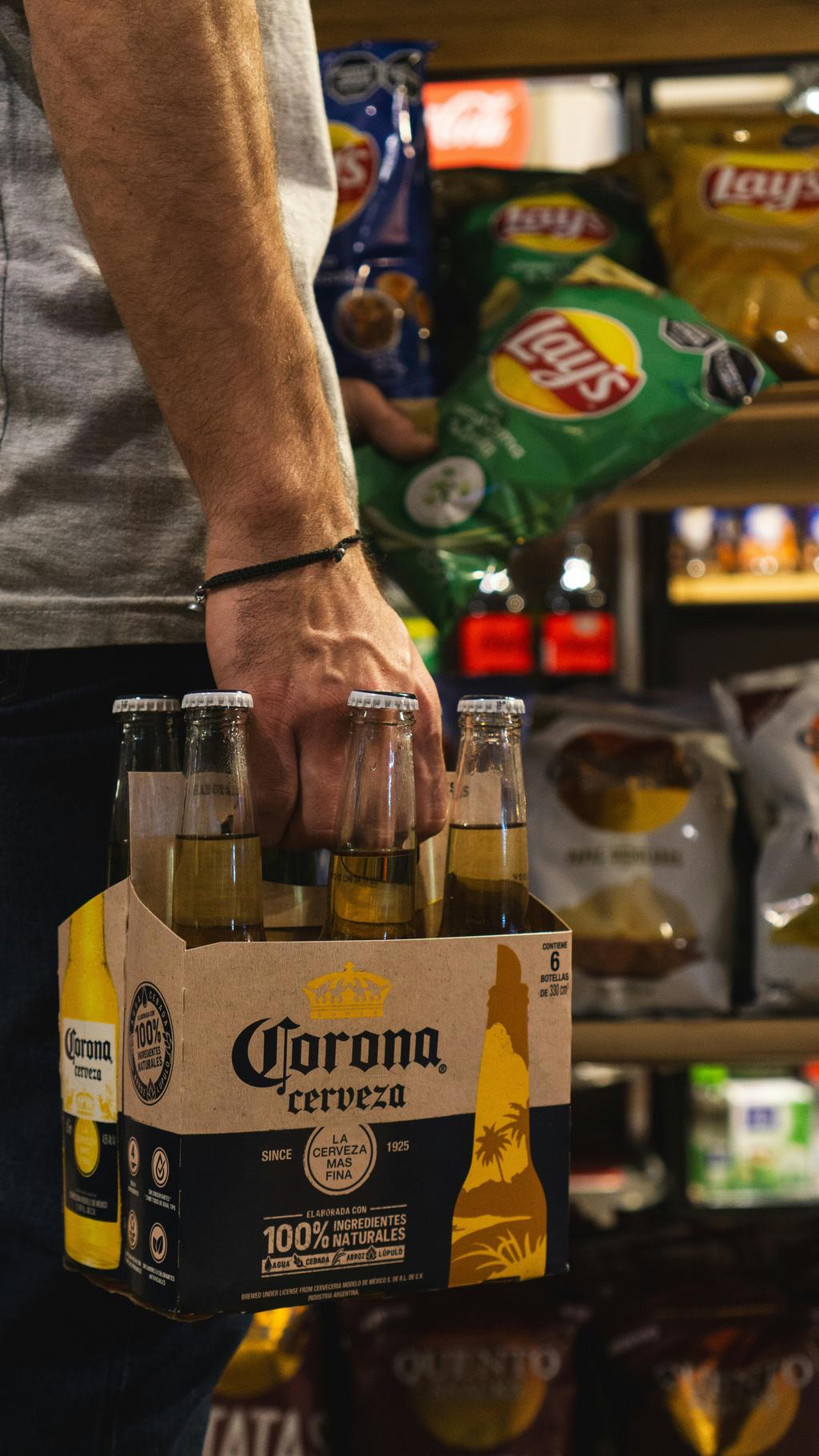 Federico Faccipieri - Unsplash, bouteilles de bière Corona