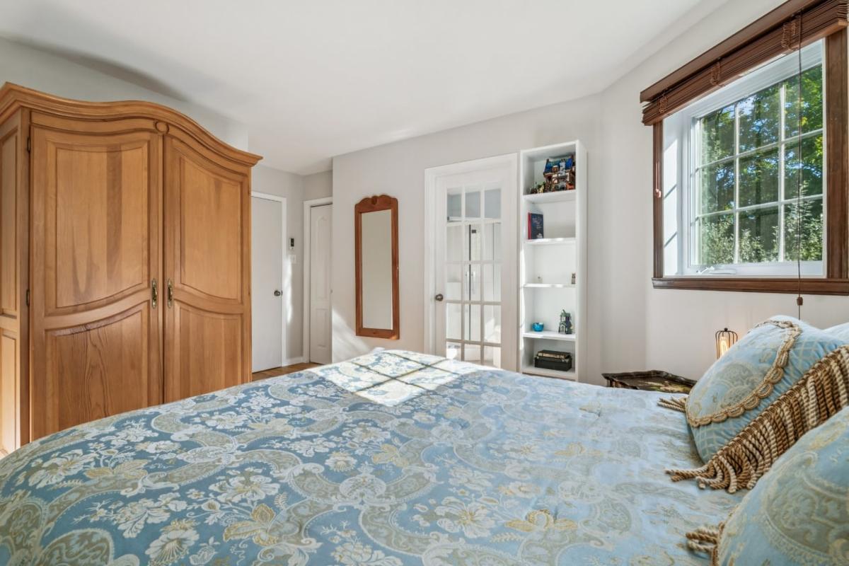 Autre vue de la chambre principale