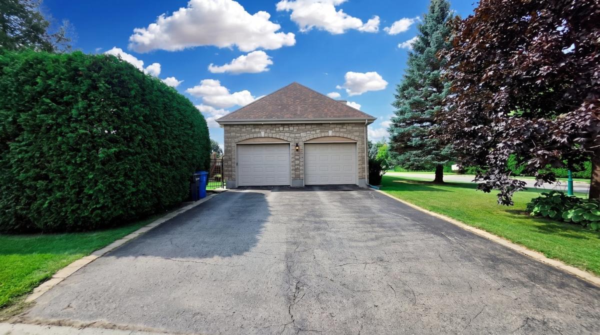 Garage double avec rangement