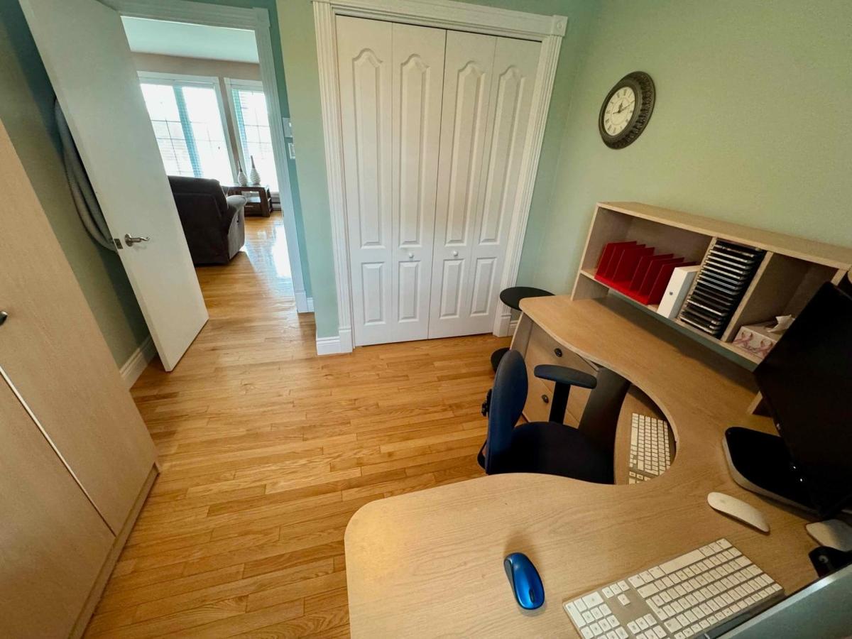 Autre angle du bureau