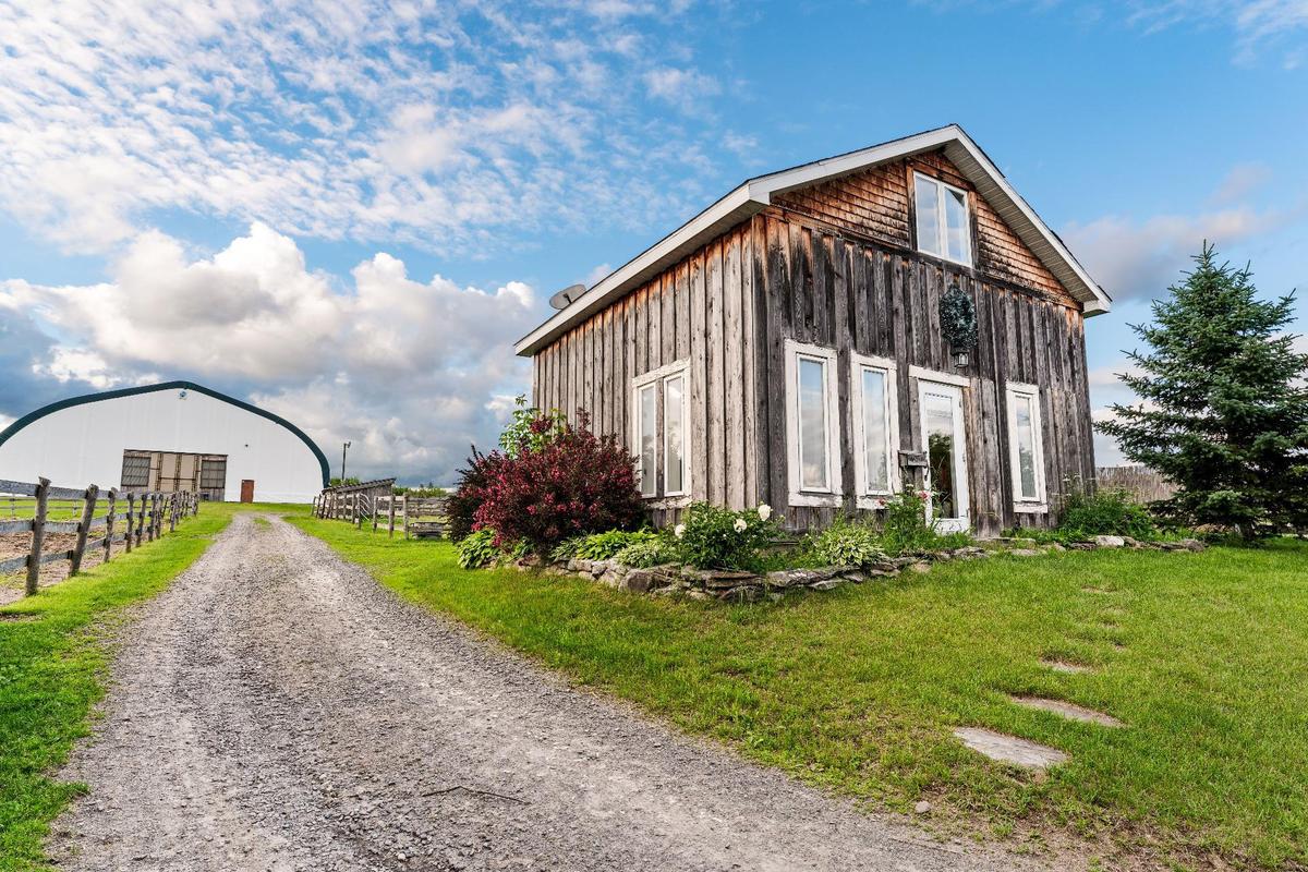 328 Ch. du Centre Lac-Brome