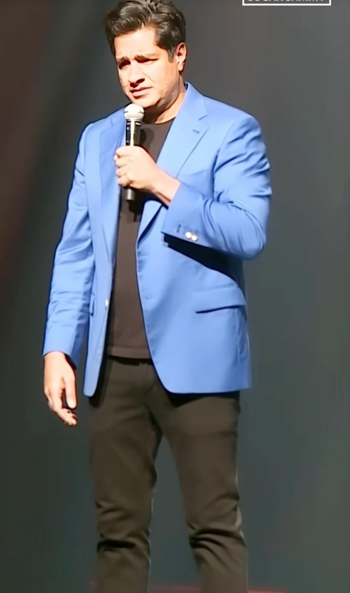 Sugar Sammy pendant son spectacle à Trois-Rivières