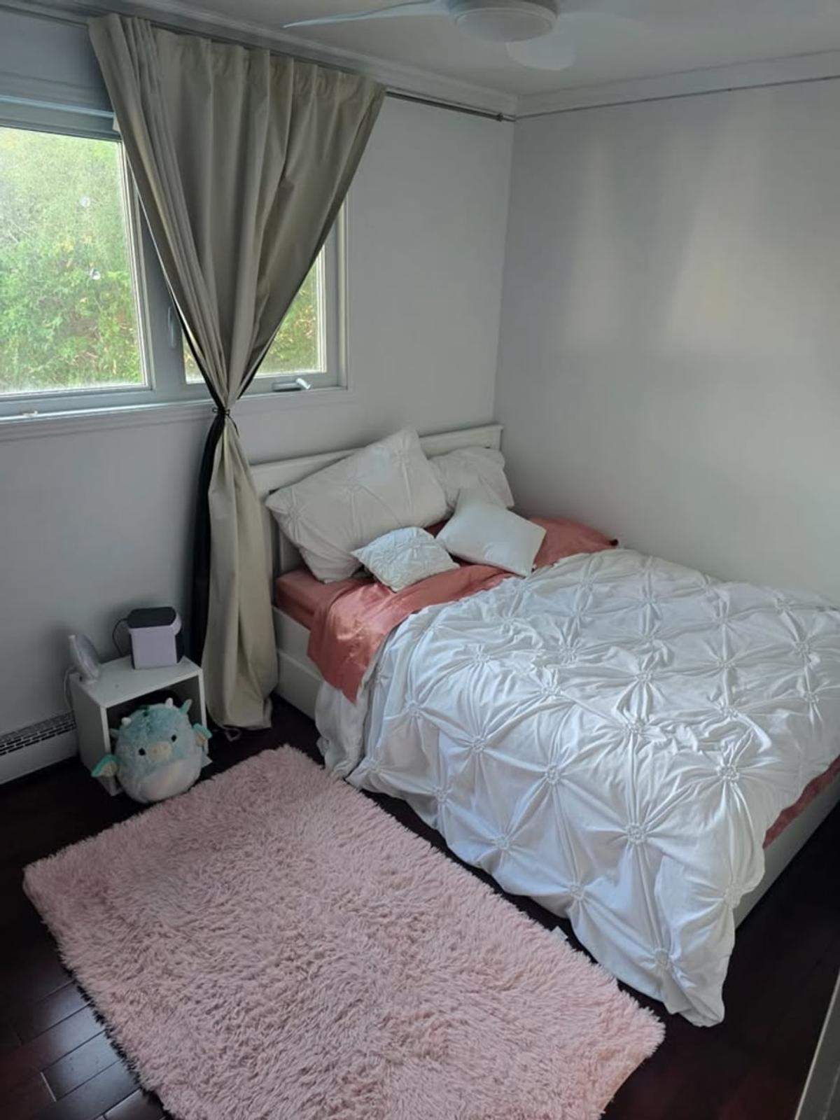 La deuxième chambre, spacieuse et claire