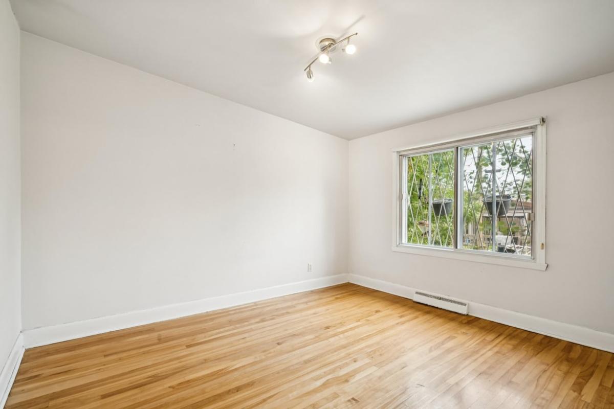 Troisième chambre avec éclairage naturel