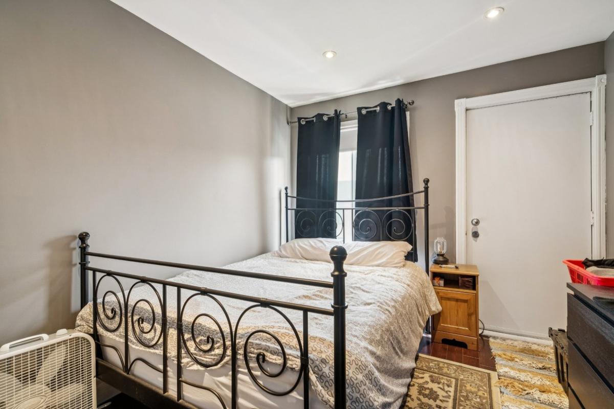 La deuxième chambre à coucher