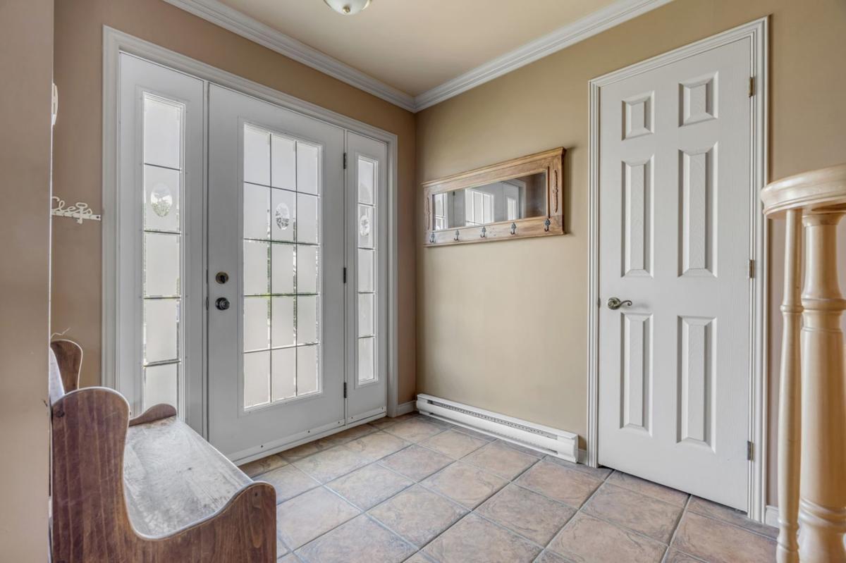 Vestibule et accès au rez-de-chaussée