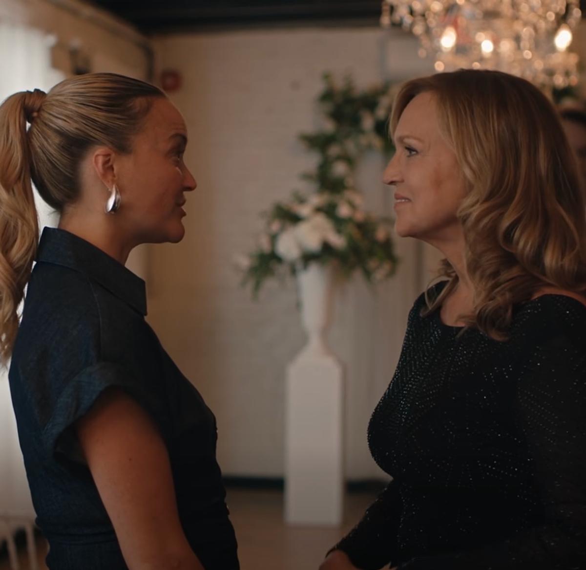 Julie Ringuette et Sophie Prégent dans Alertes 