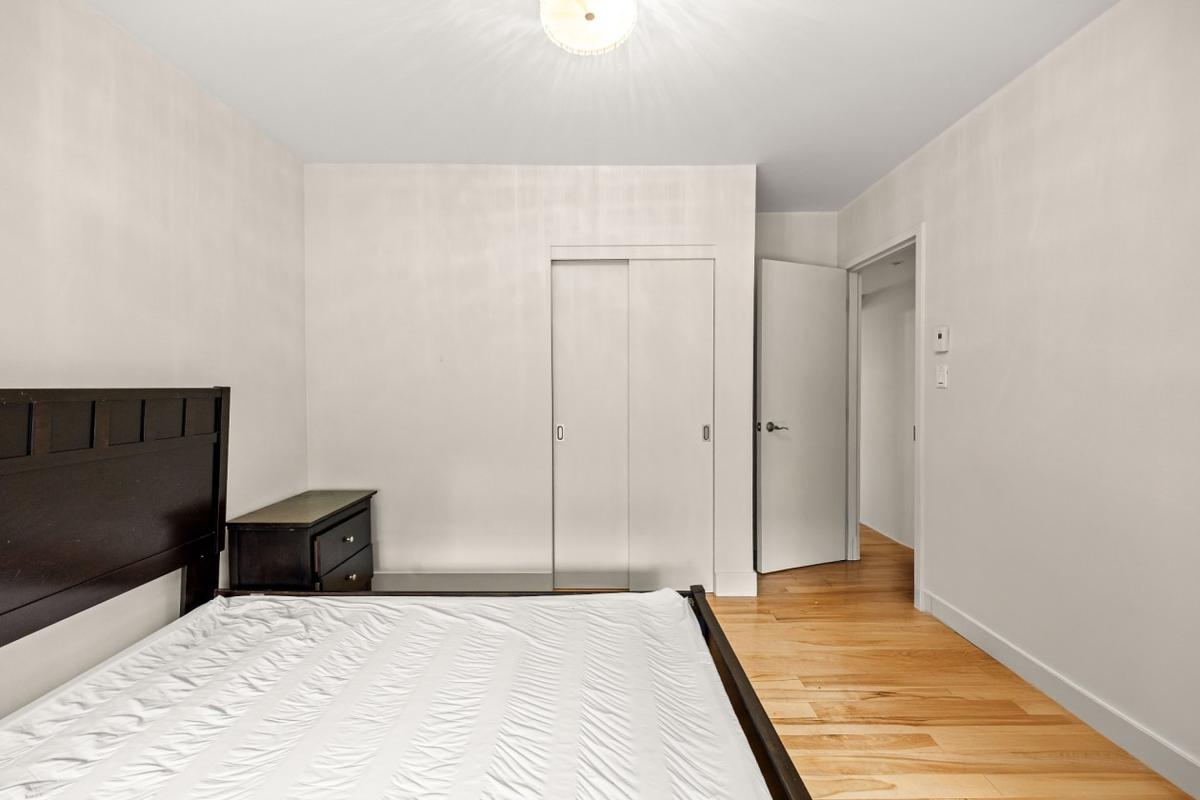 Autre vue de la chambre principale