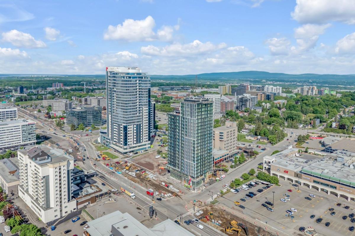 Vue aérienne de la tour et de son environnement