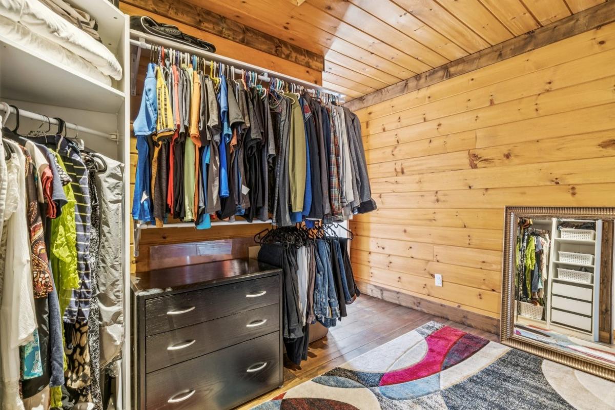 Le walk-in de la chambre principale