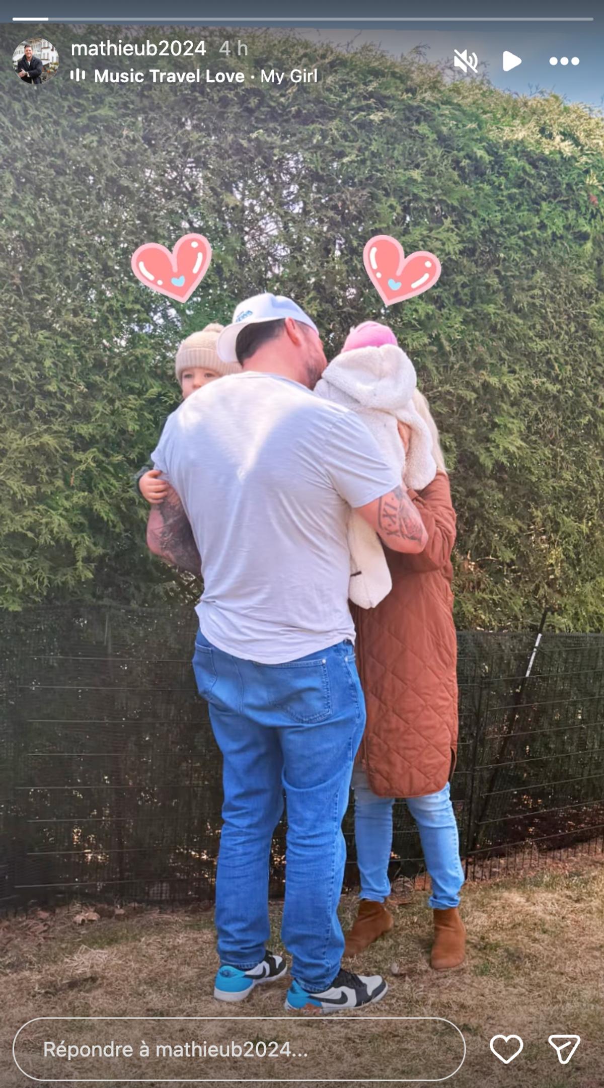 Mathieu Baron, ses deux enfants et une femme mystère