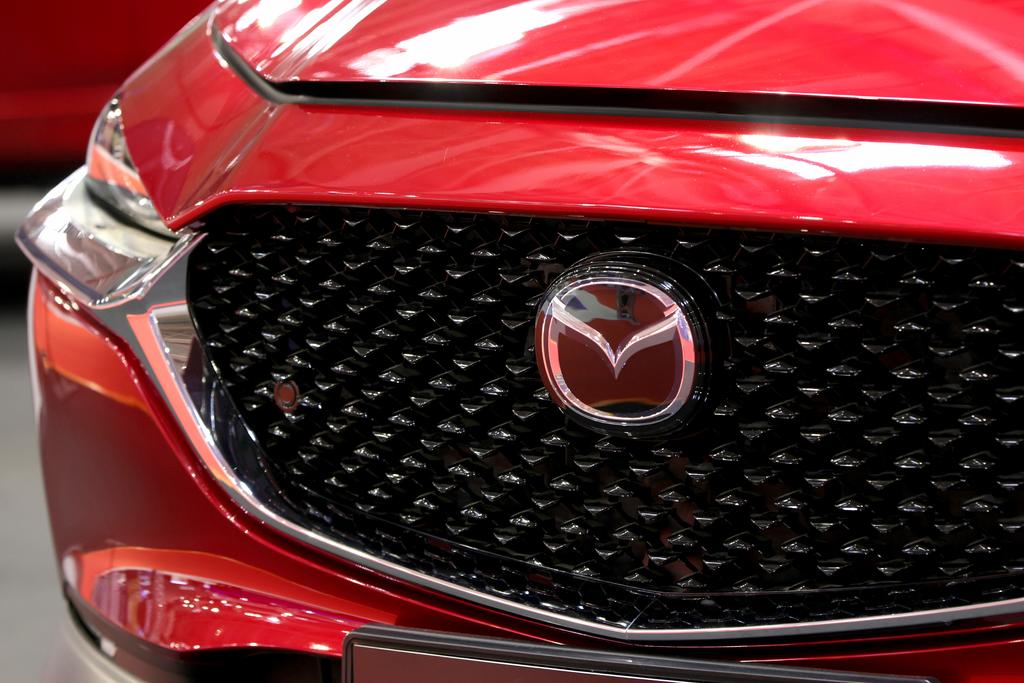Voiture Mazda rouge