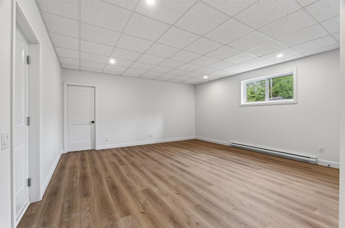Salle familiale, angle complémentaire