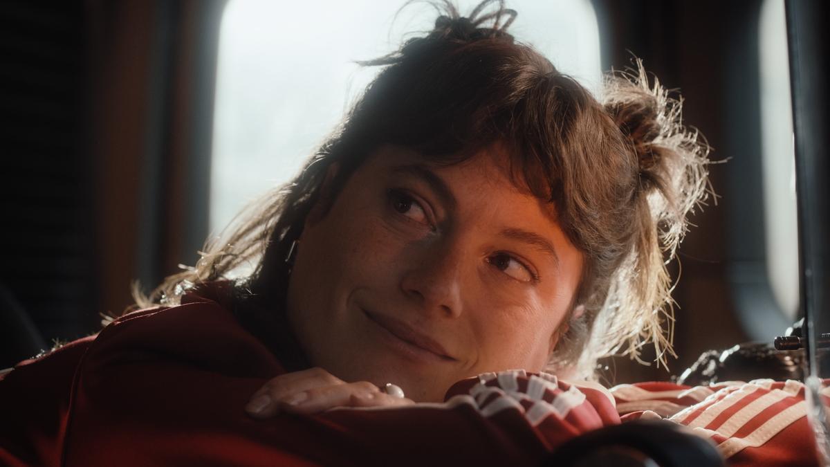 Julianne Côté dans Mr Big