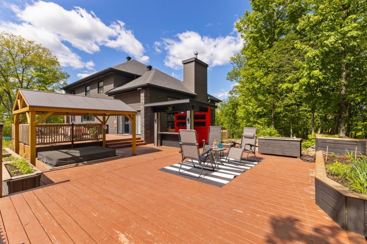 Terrasse avec mobilier extérieur