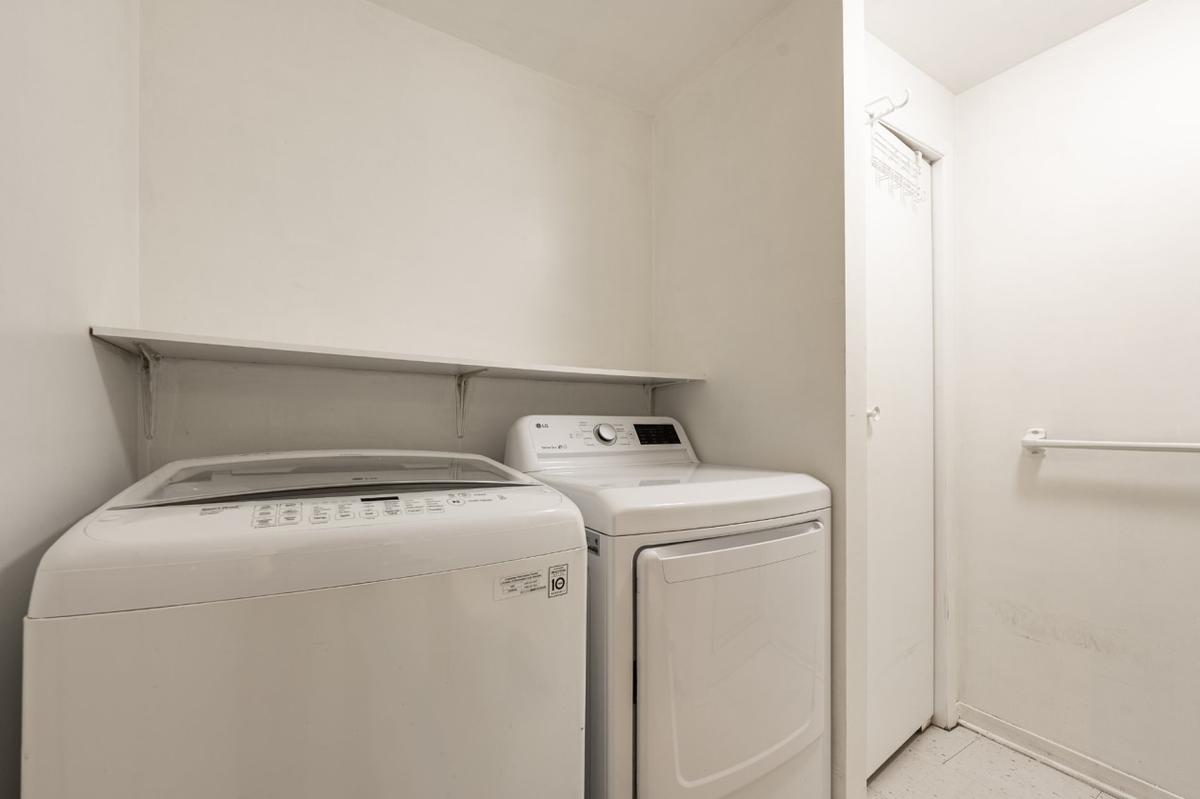 Détails de la salle de bain du sous-sol