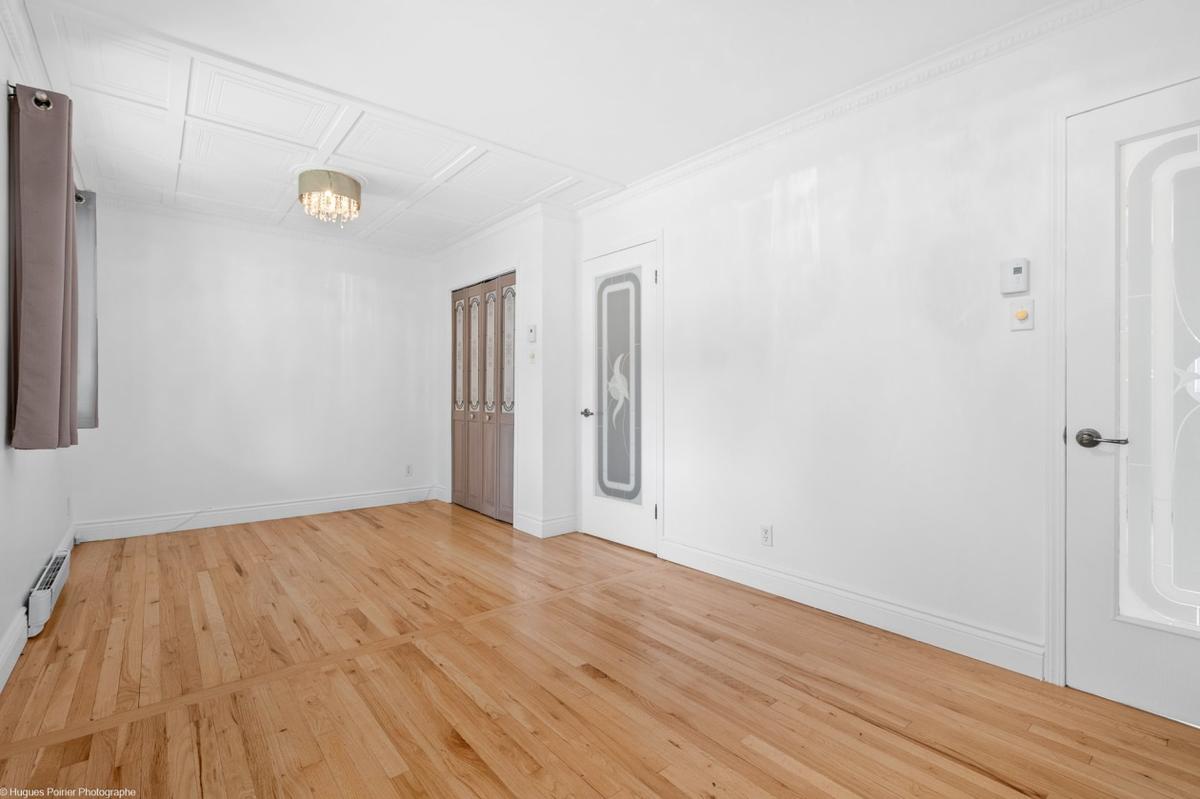Vue complémentaire de la chambre principale