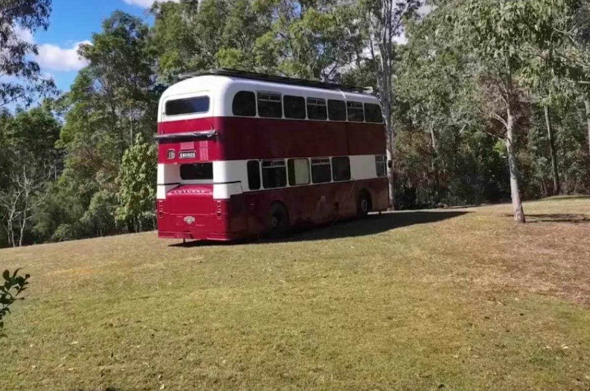 Bus