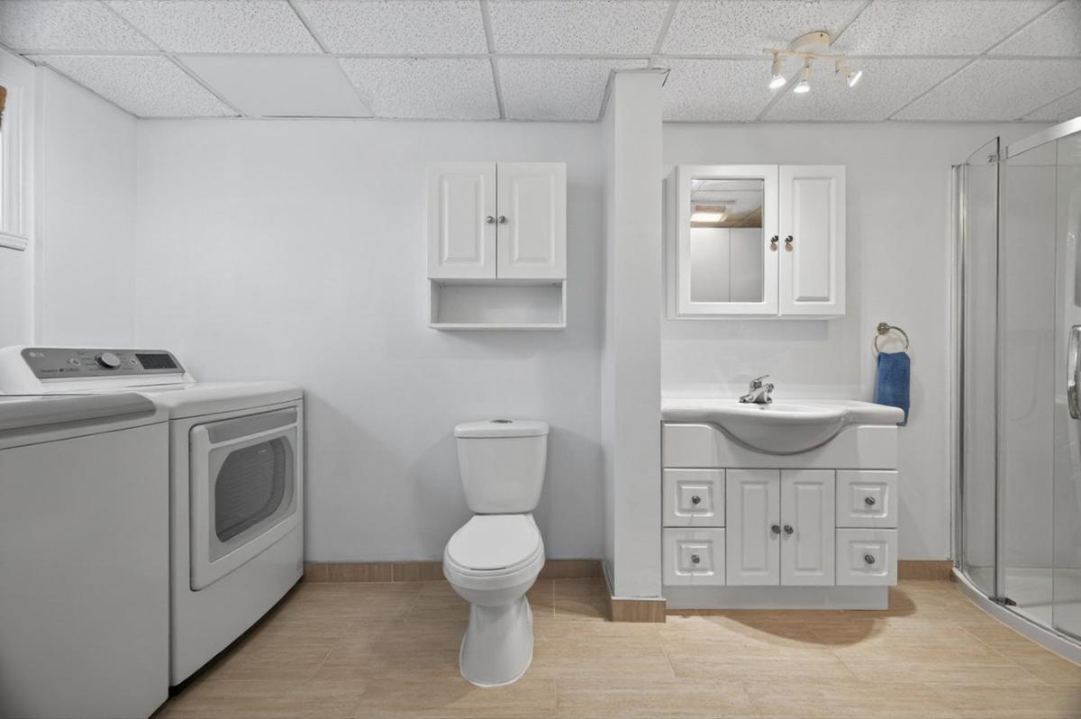 Salle de bain de la chambre principale