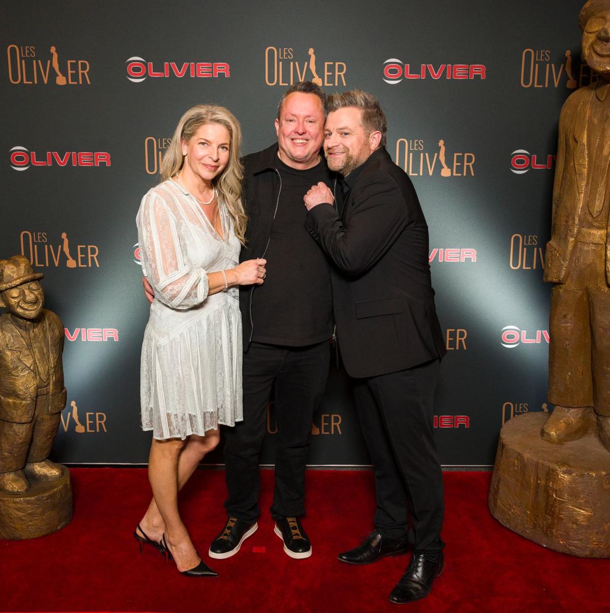 Mike Ward et son amoureuse Bibi Benoît sur le tapis rouge du Gala Les Olivier 2026 